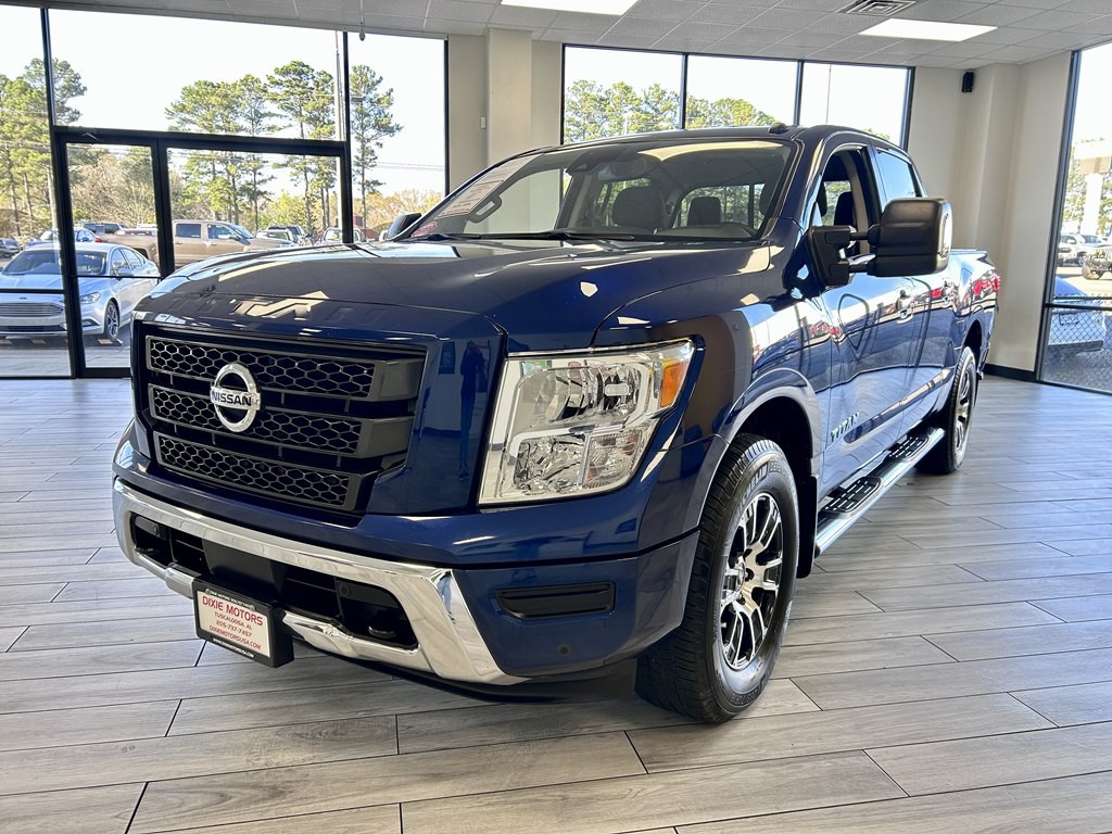 2021 Nissan Titan Image 3