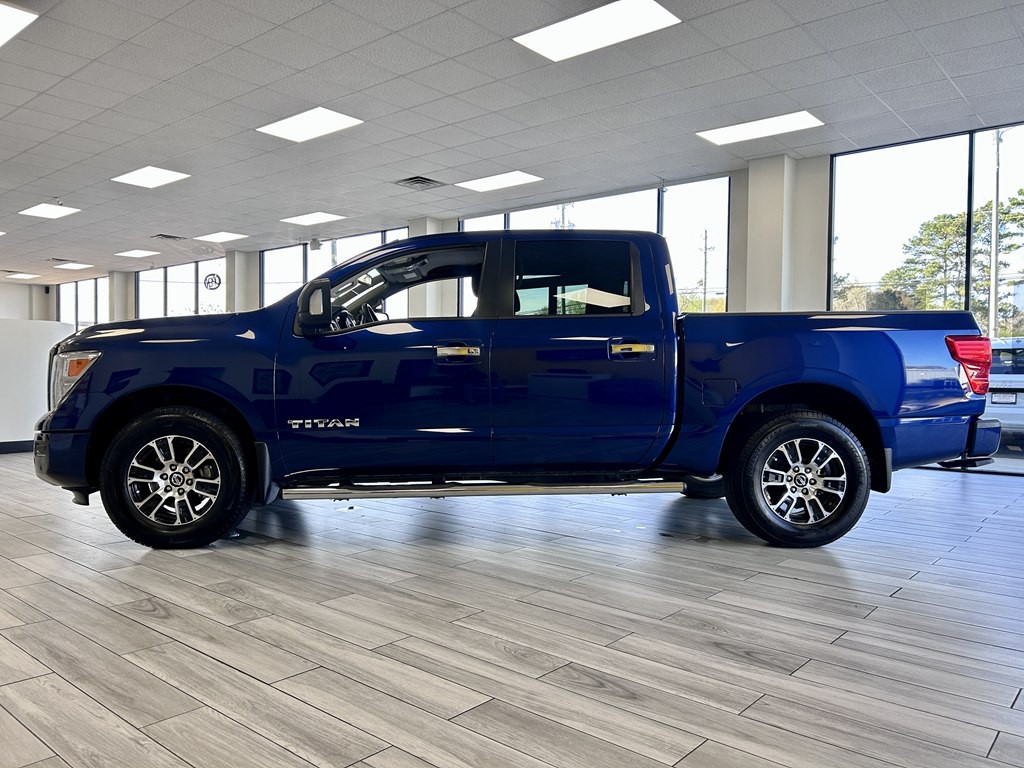 2021 Nissan Titan Image 4