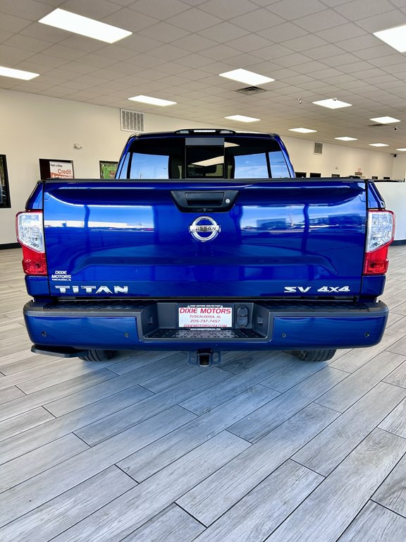 2021 Nissan Titan Image 8
