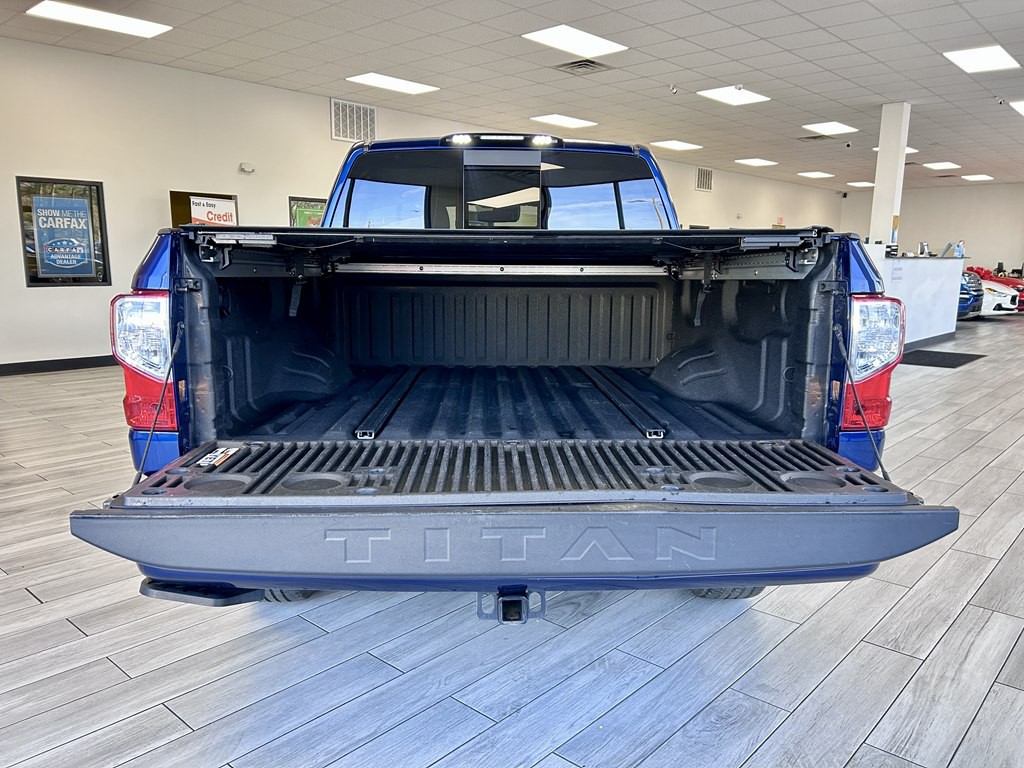 2021 Nissan Titan Image 9
