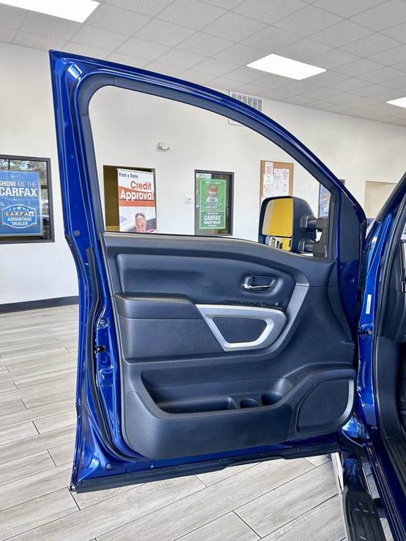 2021 Nissan Titan Image 15