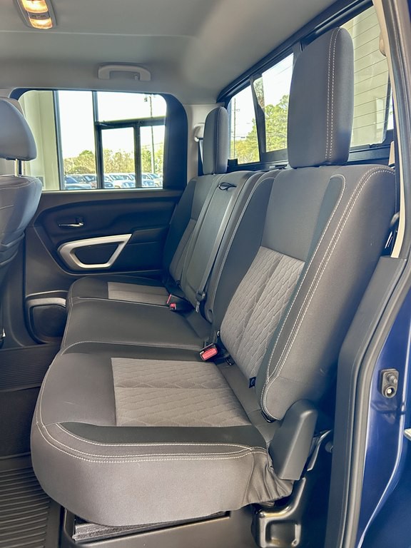 2021 Nissan Titan Image 17