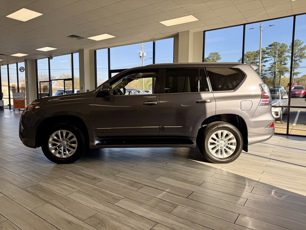 2016 Lexus GX Image 4