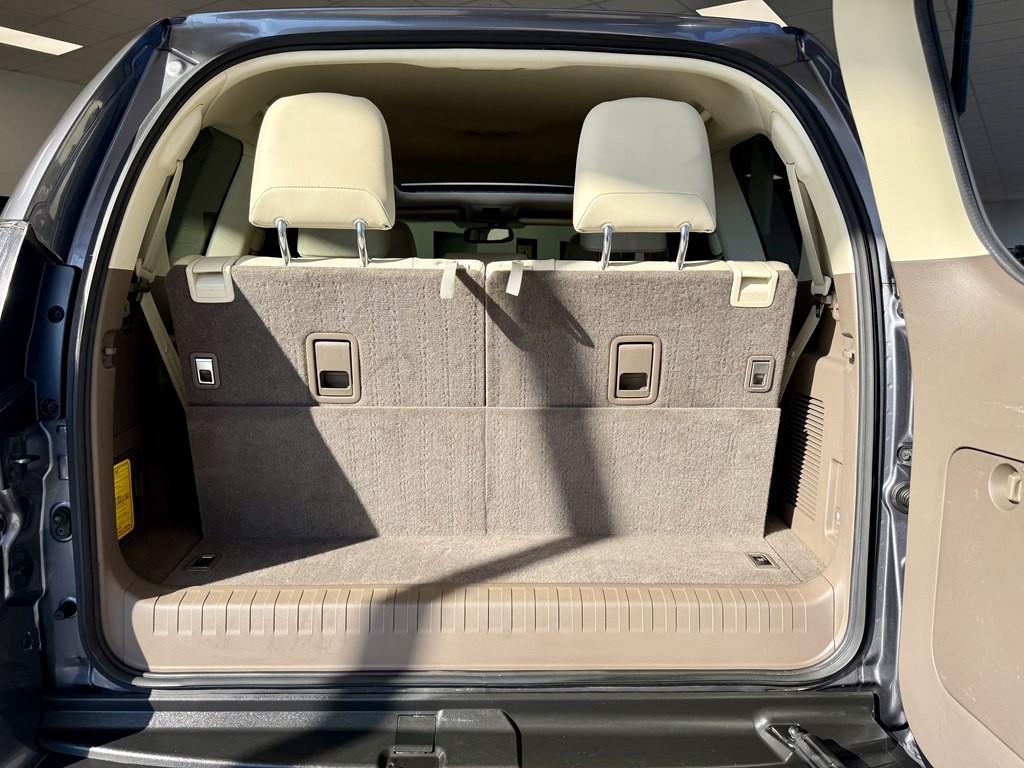 2016 Lexus GX Image 9
