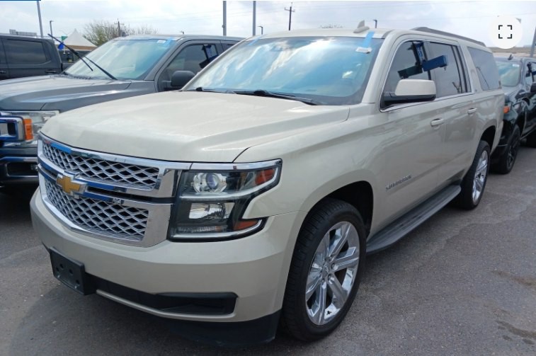 2016 Chevrolet Suburban Image 2