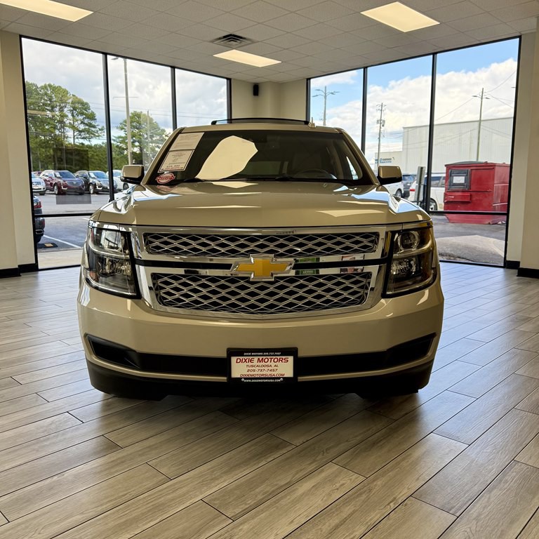2016 Chevrolet Suburban Image 2