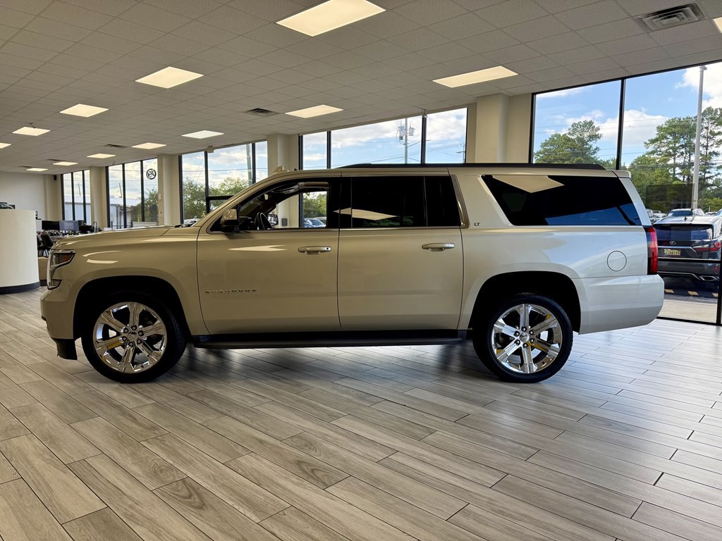 2016 Chevrolet Suburban Image 4