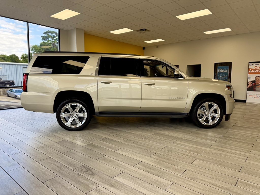 2016 Chevrolet Suburban Image 5
