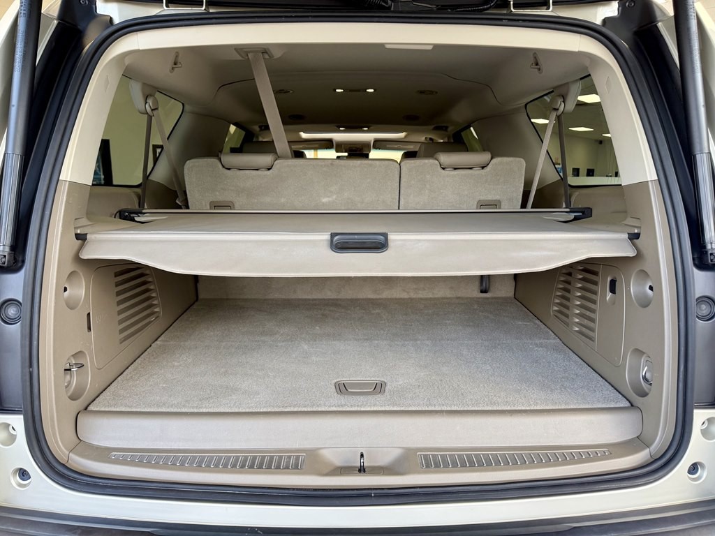 2016 Chevrolet Suburban Image 9