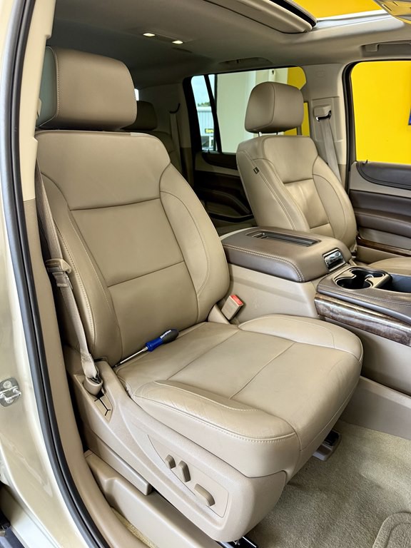 2016 Chevrolet Suburban Image 16