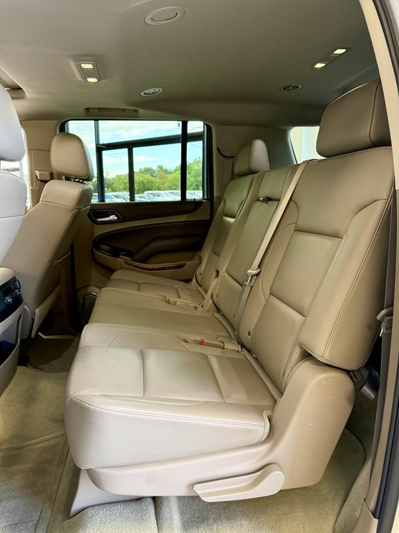 2016 Chevrolet Suburban Image 17