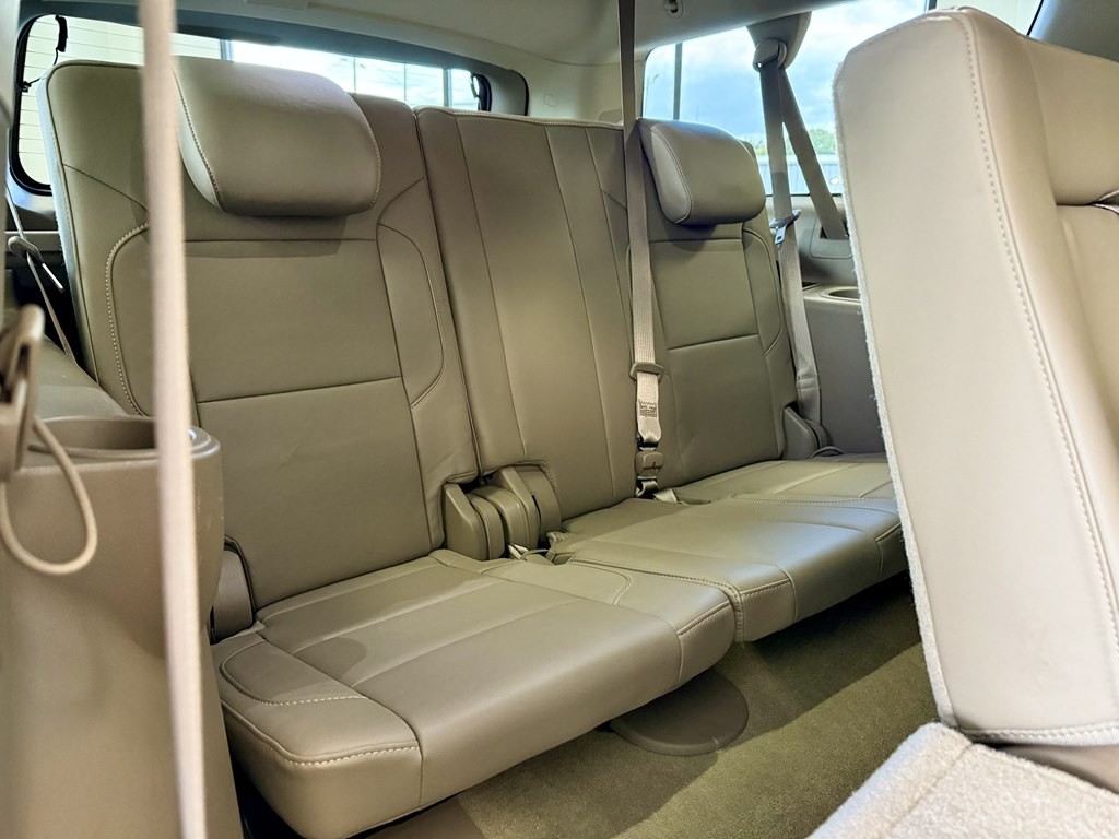 2016 Chevrolet Suburban Image 18