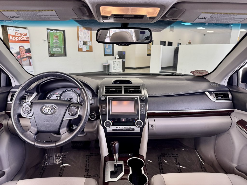 2012 Toyota Camry Image 10