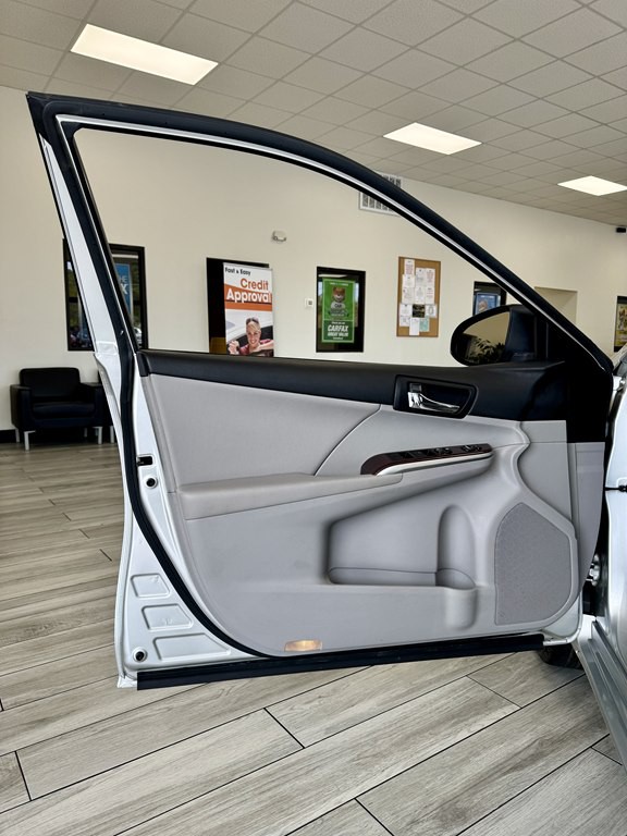 2012 Toyota Camry Image 15