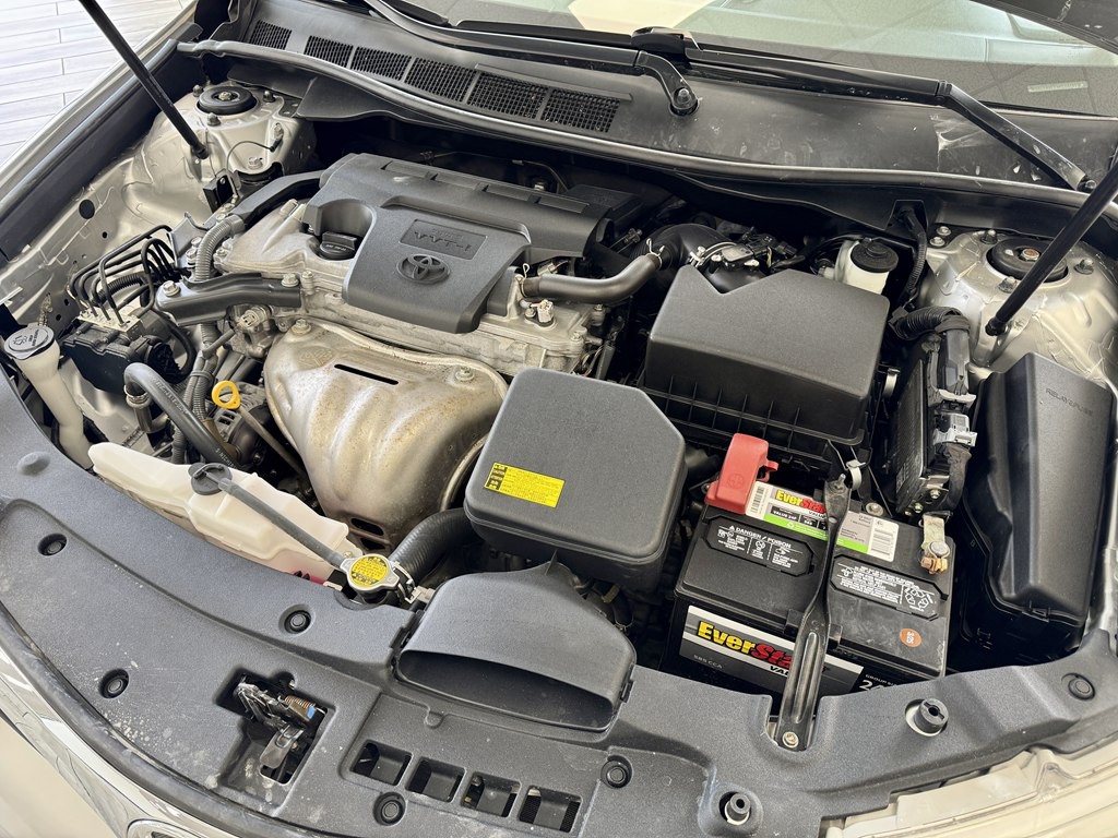 2012 Toyota Camry Image 18