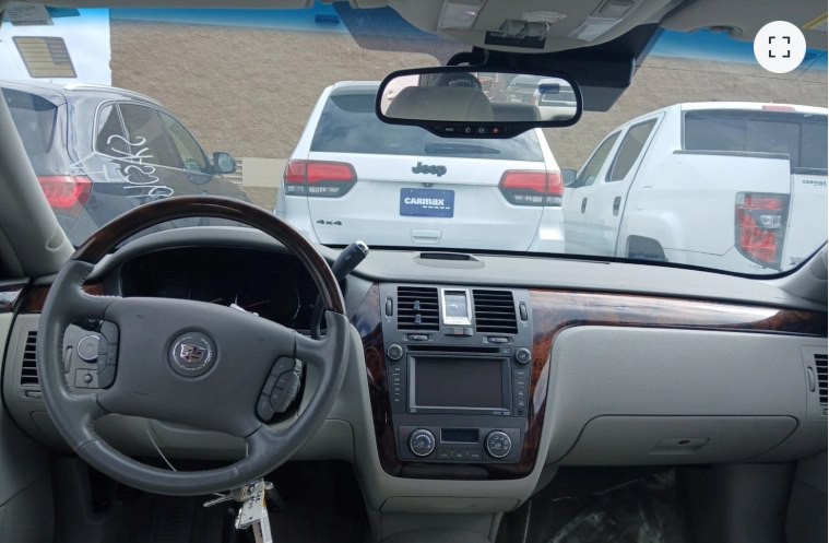 2010 Cadillac DTS Image 6