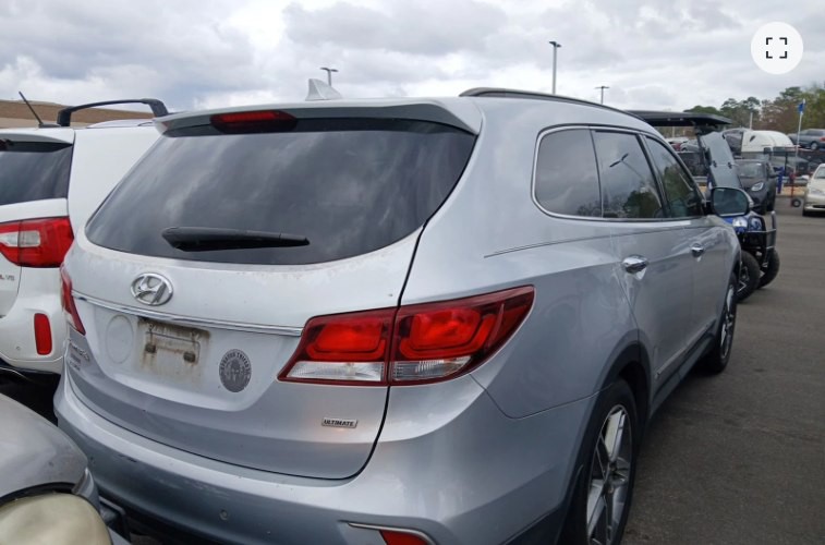 2017 Hyundai Santa Fe Image 3