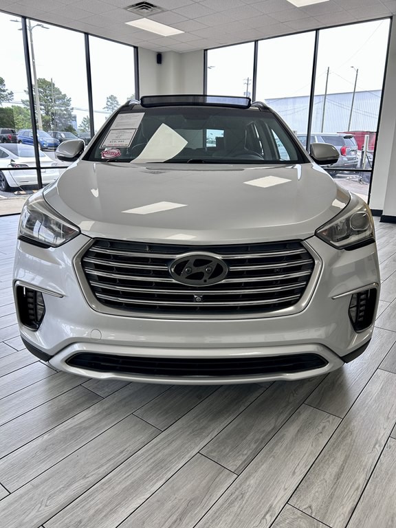 2017 Hyundai Santa Fe Image 2