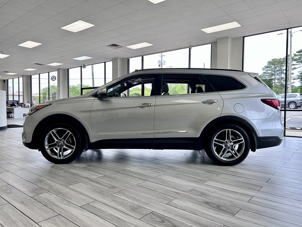 2017 Hyundai Santa Fe Image 4