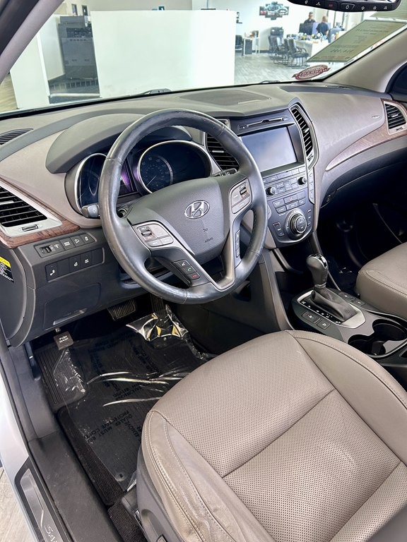 2017 Hyundai Santa Fe Image 13