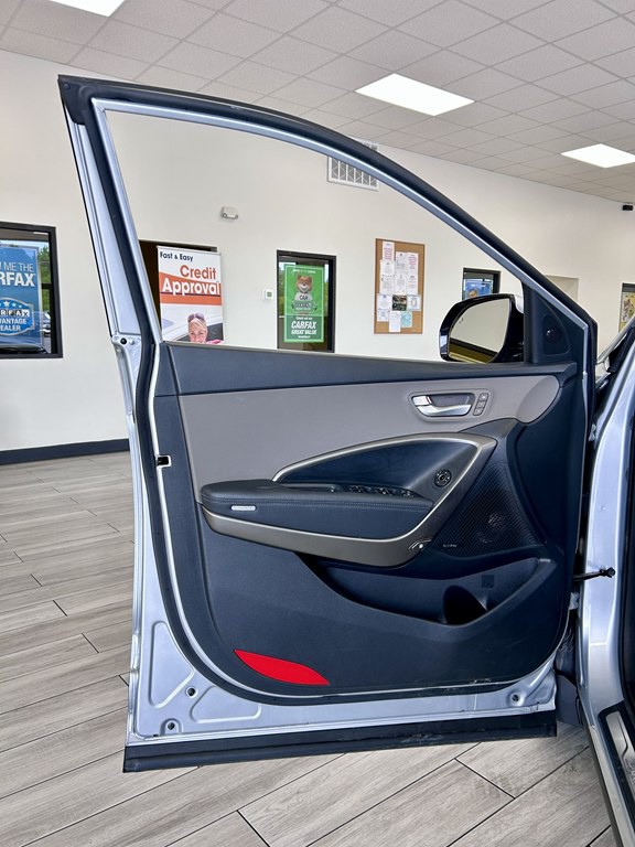 2017 Hyundai Santa Fe Image 15