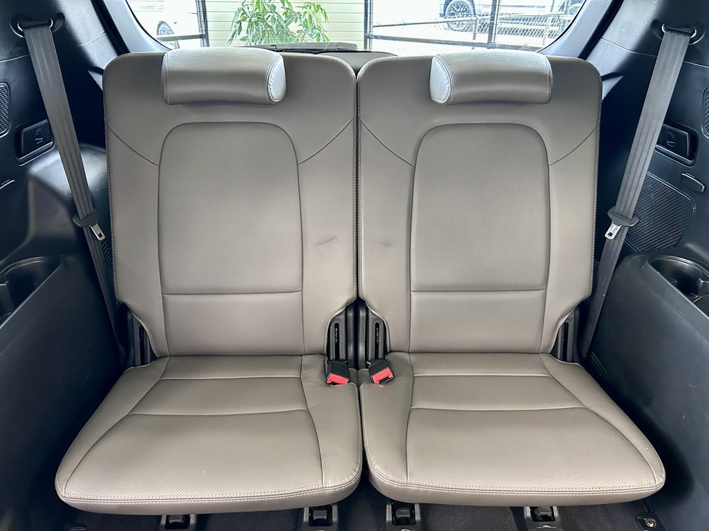 2017 Hyundai Santa Fe Image 18