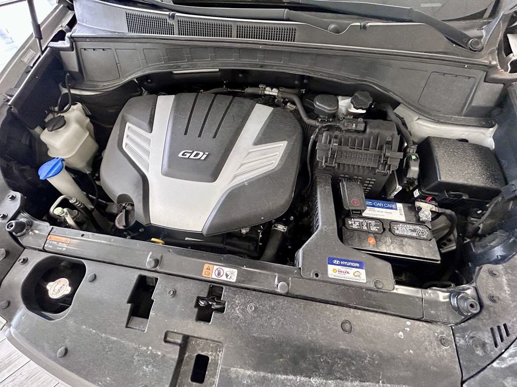 2017 Hyundai Santa Fe Image 19