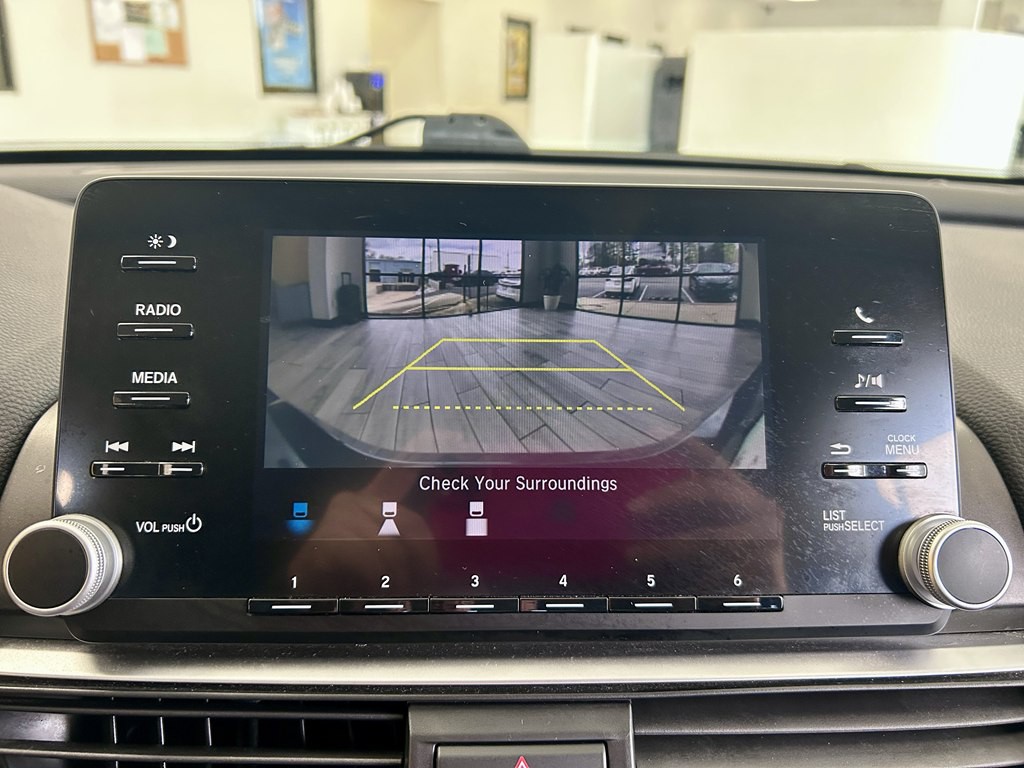 2018 Honda Accord Image 11