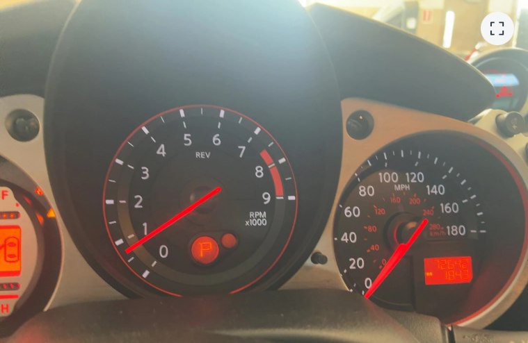 2011 Nissan 370Z Image 11