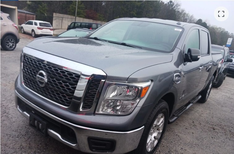 2017 Nissan Titan Image 2