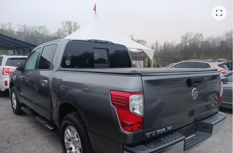 2017 Nissan Titan Image 4