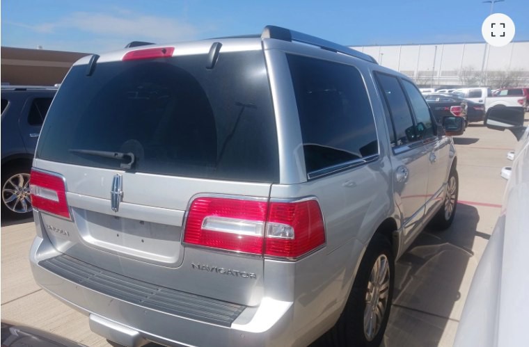 2012 Lincoln Navigator Image 3