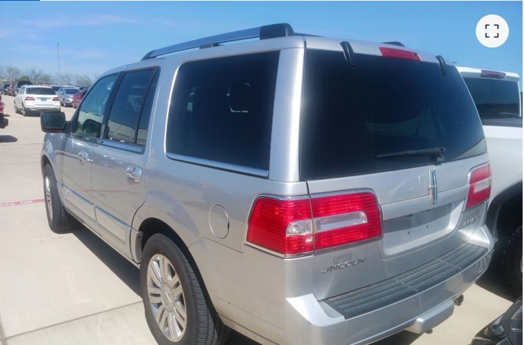 2012 Lincoln Navigator Image 4