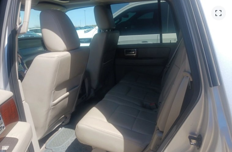 2012 Lincoln Navigator Image 8