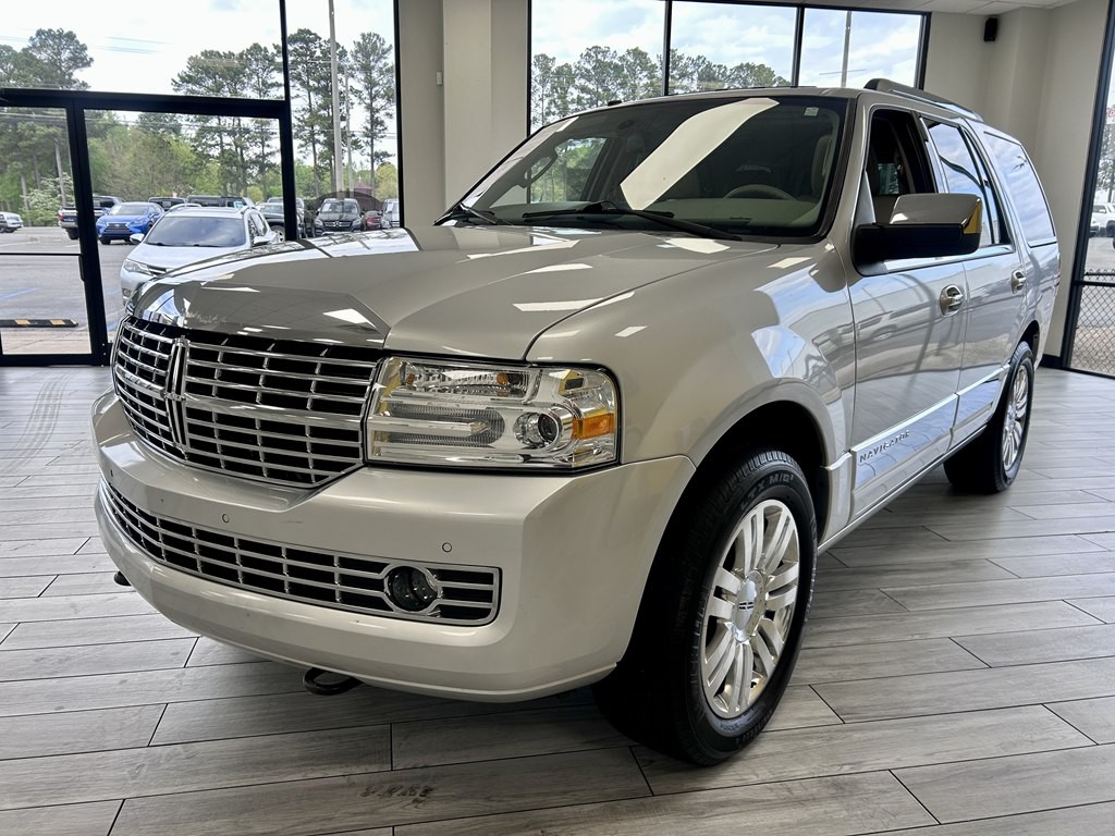 2012 Lincoln Navigator Image 3