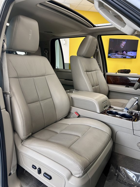 2012 Lincoln Navigator Image 14