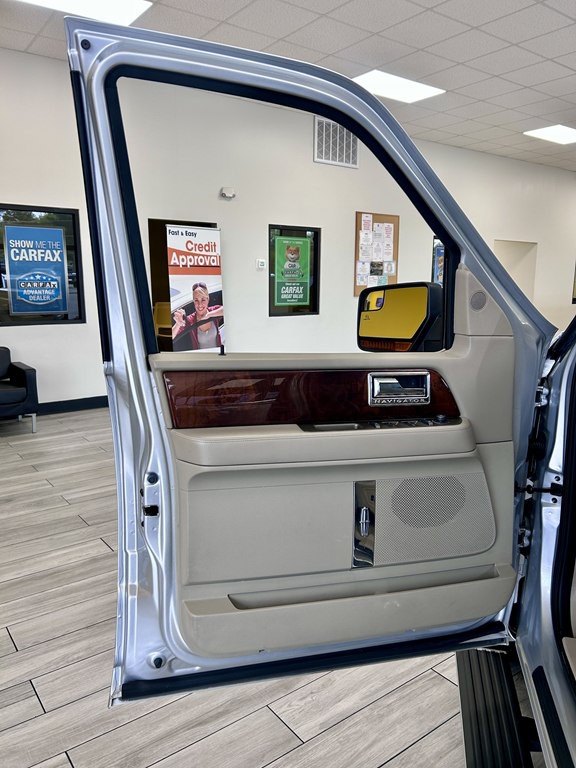 2012 Lincoln Navigator Image 15