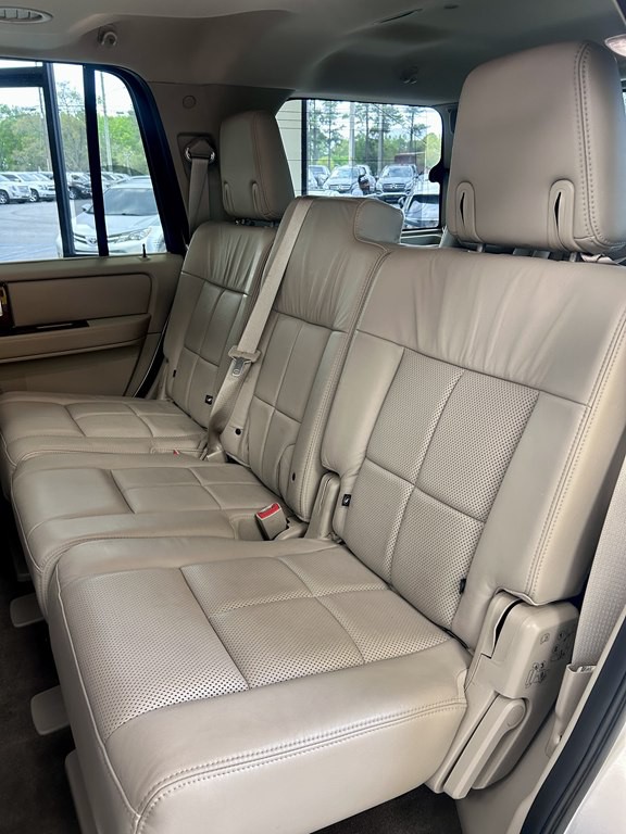 2012 Lincoln Navigator Image 16