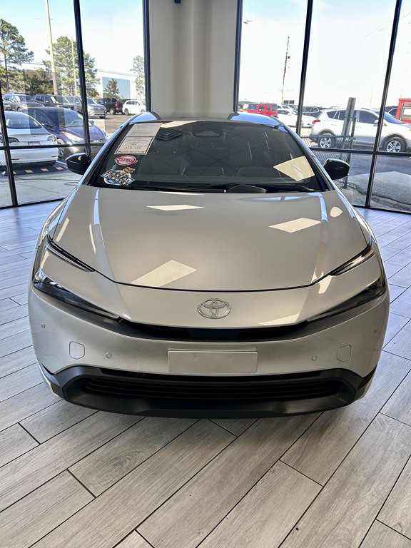2025 Toyota Prius Image 2