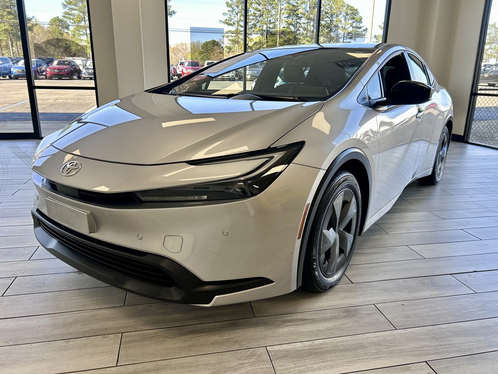 2025 Toyota Prius Image 3