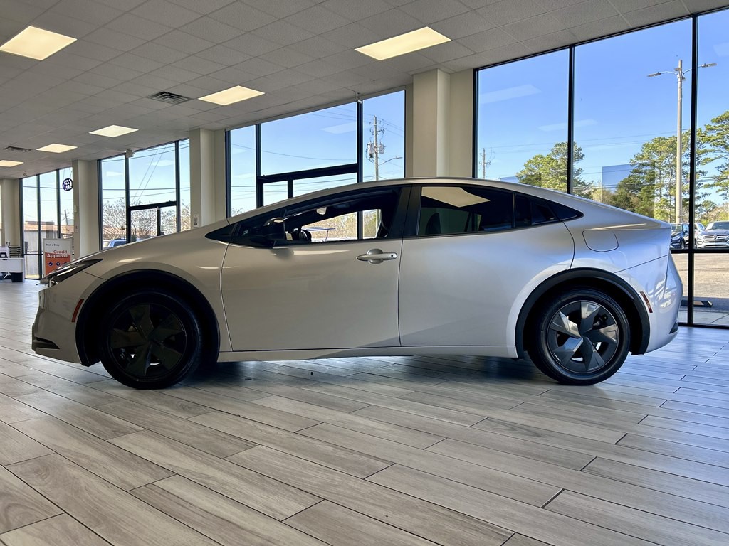 2025 Toyota Prius Image 4