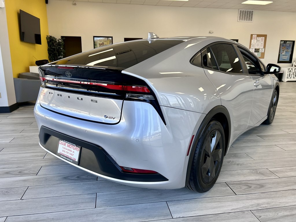 2025 Toyota Prius Image 6