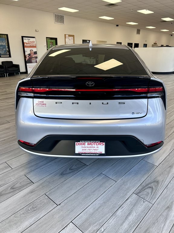 2025 Toyota Prius Image 8