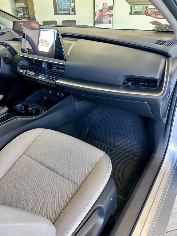 2025 Toyota Prius Image 12