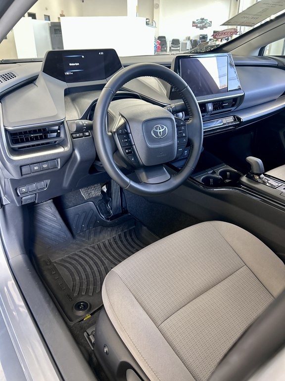2025 Toyota Prius Image 13