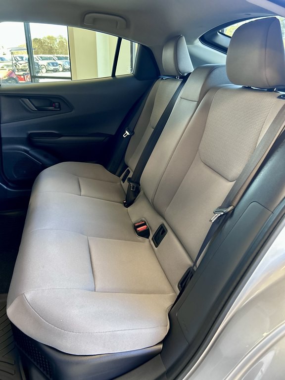 2025 Toyota Prius Image 16