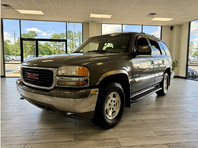 2002 GMC Yukon Image 3