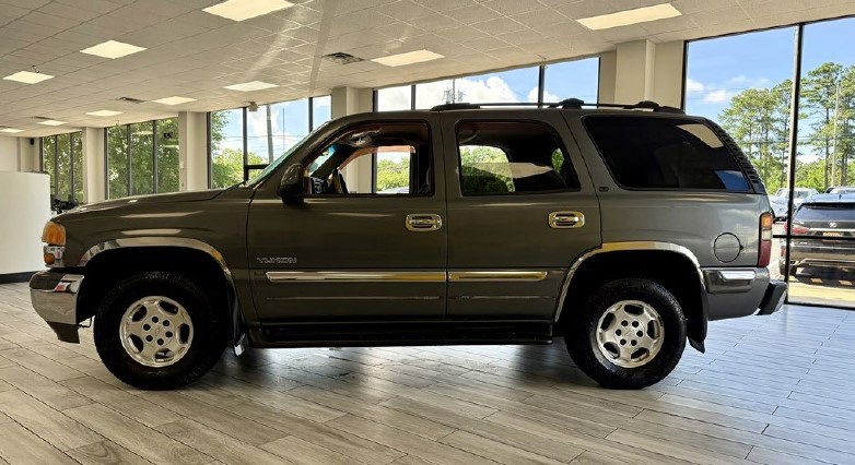 2002 GMC Yukon Image 4