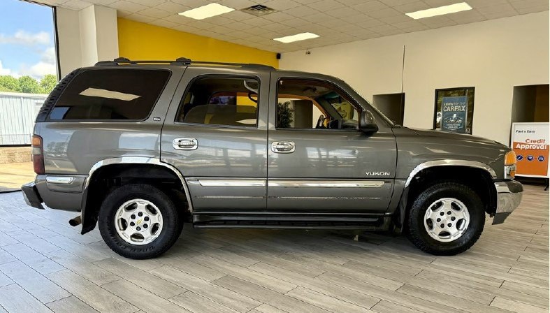 2002 GMC Yukon Image 5