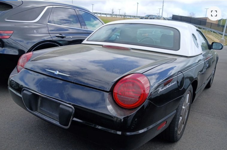 2002 Ford Thunderbird Image 3